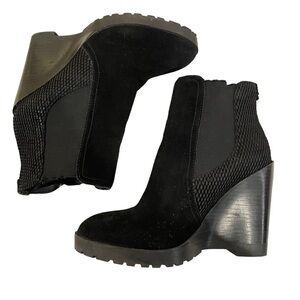 Very Volatile Los Angeles Wedge Women US 8.5 Wedge 4" Suede Bootie Side Stretch